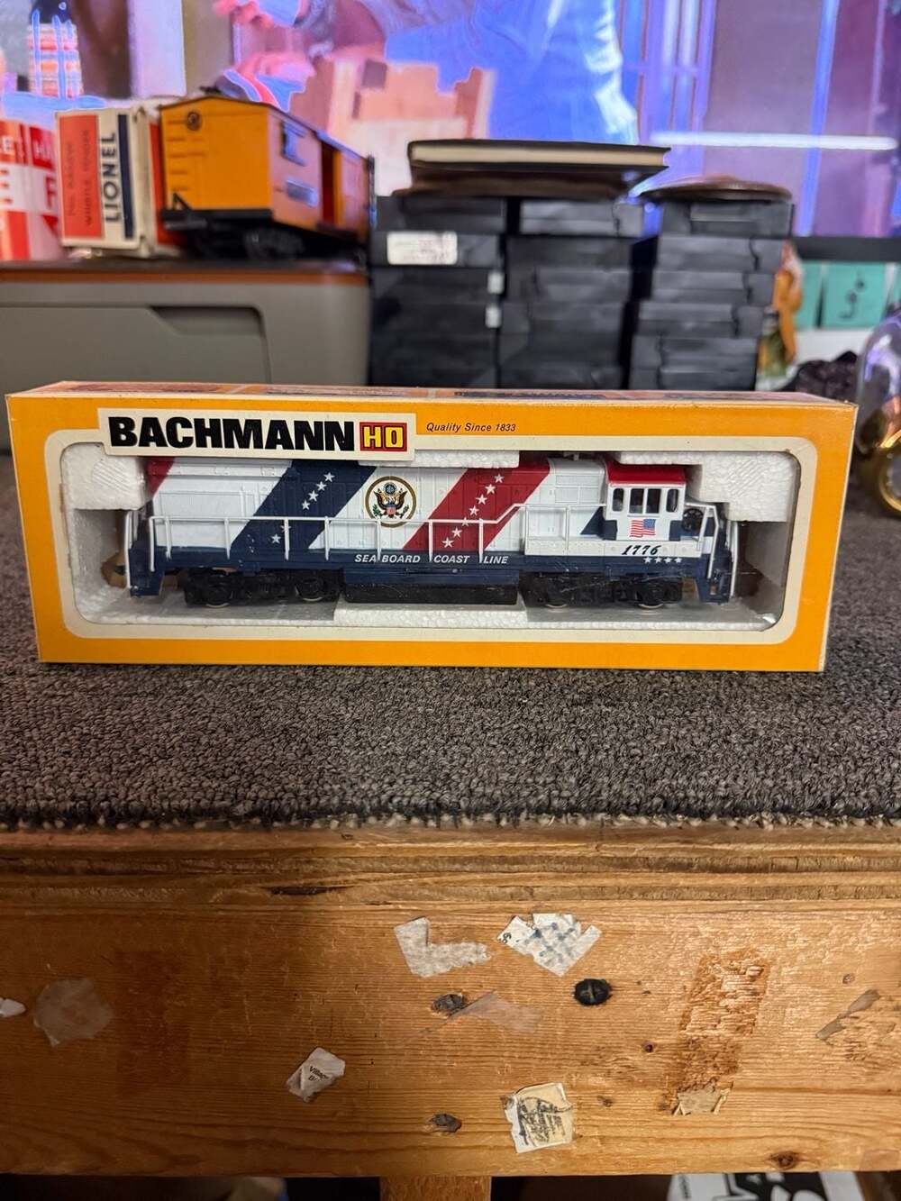 Bachmann HO Scale 0620 U36B Diesel Locomotive Spirit of '76 Seaboard Coast Line